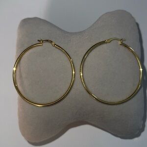 🛍NWOT 🛍 BEAUTIFUL STERLING SILVER HOOP YG Plated Earrings in package .